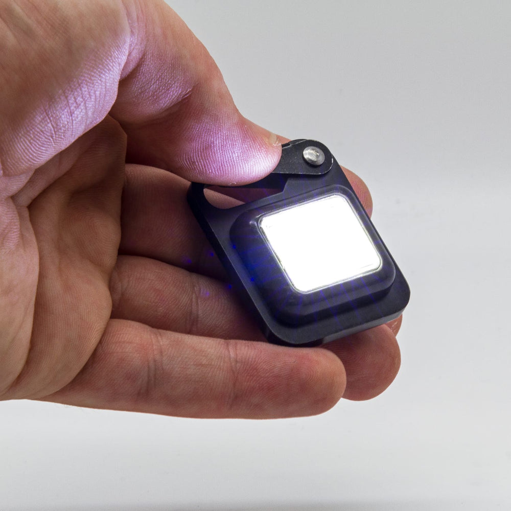 True Utility simply means ‘Really Useful’. Our collection of pocket tools are all about making sure you’re ready for whatever, while still being able to live light. Buttonlite is a fully rechargeable, super powerful mini task light attaches to your bag, shirt, trousers or keychain. Giving you 4 modes, so that you have the power of light at your fingertips.