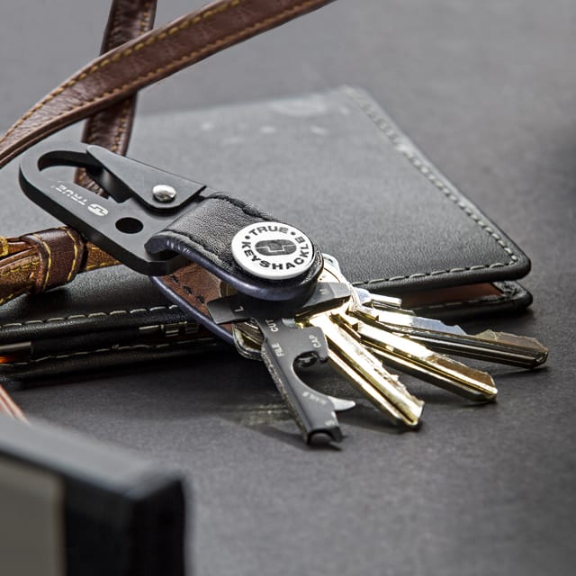 True Utility simply means ‘Really Useful’. Our collection of pocket tools are all about making sure you’re ready for whatever, while still being able to live light. The Keyshackle + Tool is an outright attack on bulky, unnecessary keyrings. With a premium black hand stitched calf leather strap with brown leather interior, providing comfort and style.