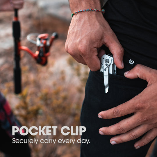 True Utility simply means ‘Really Useful’. Our collection of pocket tools are all about making sure you’re ready for whatever, while still being able to live light.  The DUAL CUTTER is a sleek, 2-in-1 cutting tool that houses a 7cm fine edge Tanto blade and a pair of spring-loaded, 4cm micro-serrated scissors.