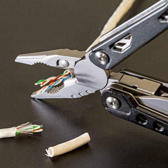 True Utility simply means ‘Really Useful’. Our collection of pocket tools are all about making sure you’re ready for whatever, while still being able to live light. Handyone is a knife first multi tool that includes a one-handed opening, full-size blade. With all the other essential tools hidden neatly within its stylish ergonomic skeleton style frame, Handyone is the ultimate handy tool.