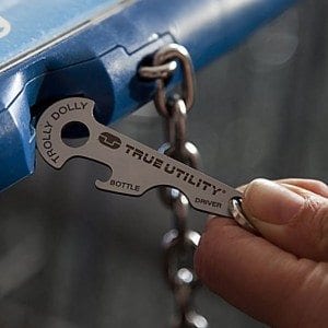 This shopping trolley release tool simply pushes into the pound/euro slot in most supermarket trolleys and pulls out again to free the trolley without having to use a coin!