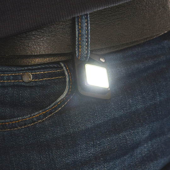 True Utility simply means ‘Really Useful’. Our collection of pocket tools are all about making sure you’re ready for whatever, while still being able to live light. Buttonlite is a fully rechargeable, super powerful mini task light attaches to your bag, shirt, trousers or keychain. Giving you 4 modes, so that you have the power of light at your fingertips.