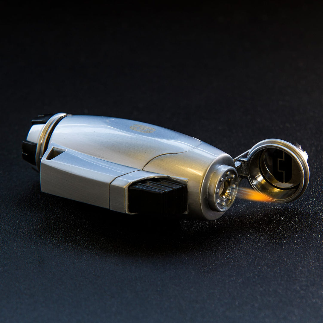 True Utility simply means ‘Really Useful’. Our collection of pocket tools are all about making sure you’re ready for whatever, while still being able to live light. The TurboJet® FireWire® has a multitude of functions which are ideal for the outdoors. A one handed flip lid makes the lighter easy to use with just one hand. Whilst being able to reach 1300°C, the flame itself can be adjusted using the flame adjuster feature.