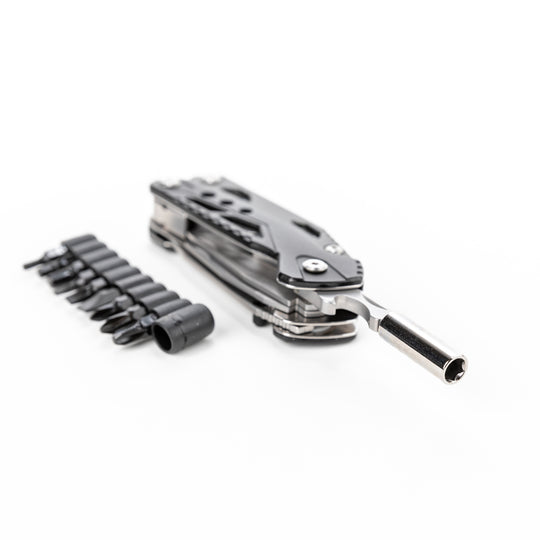 True Utility simply means ‘Really Useful’. Our collection of pocket tools are all about making sure you’re ready for whatever, while still being able to live light. Handyone is a knife first multi tool that includes a one-handed opening, full-size blade. With all the other essential tools hidden neatly within its stylish ergonomic skeleton style frame, Handyone is the ultimate handy tool.