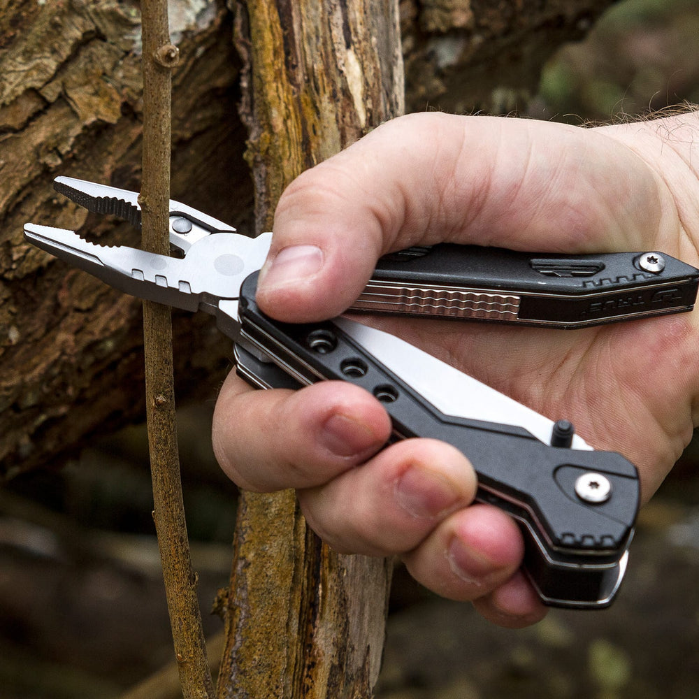 True Utility simply means ‘Really Useful’. Our collection of pocket tools are all about making sure you’re ready for whatever, while still being able to live light. THE FIRERANGER is a knife first, emergency survival multi tool. The full-size, one handed opening knife is easily accessible, and all of the other essential tools hidden neatly within it’s stylish and ergonomic, skeleton style frame. A pull-out Ferrocerium fire Striker Rod, combined with an emergency Whistle.